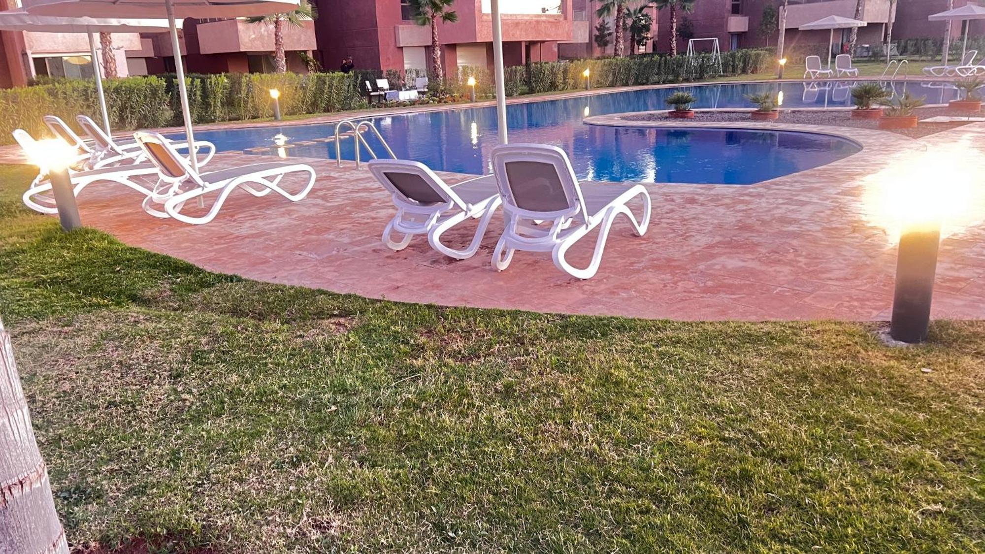 Appartement De Luxe Avec Jardin Vue Sur La Piscine Golf Securise 24H Sur 24 A 5 Minutes De L Aeroport Marrakesh Exterior photo